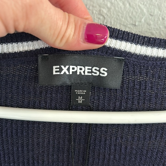 Netted sleeve light weight top - Picture 7 of 7